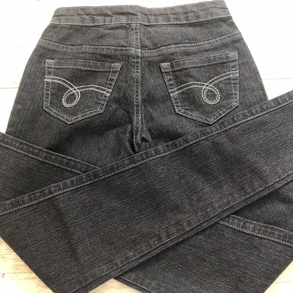 Classic RVT Black Denim Jeans for Women - Picture 6 of 7